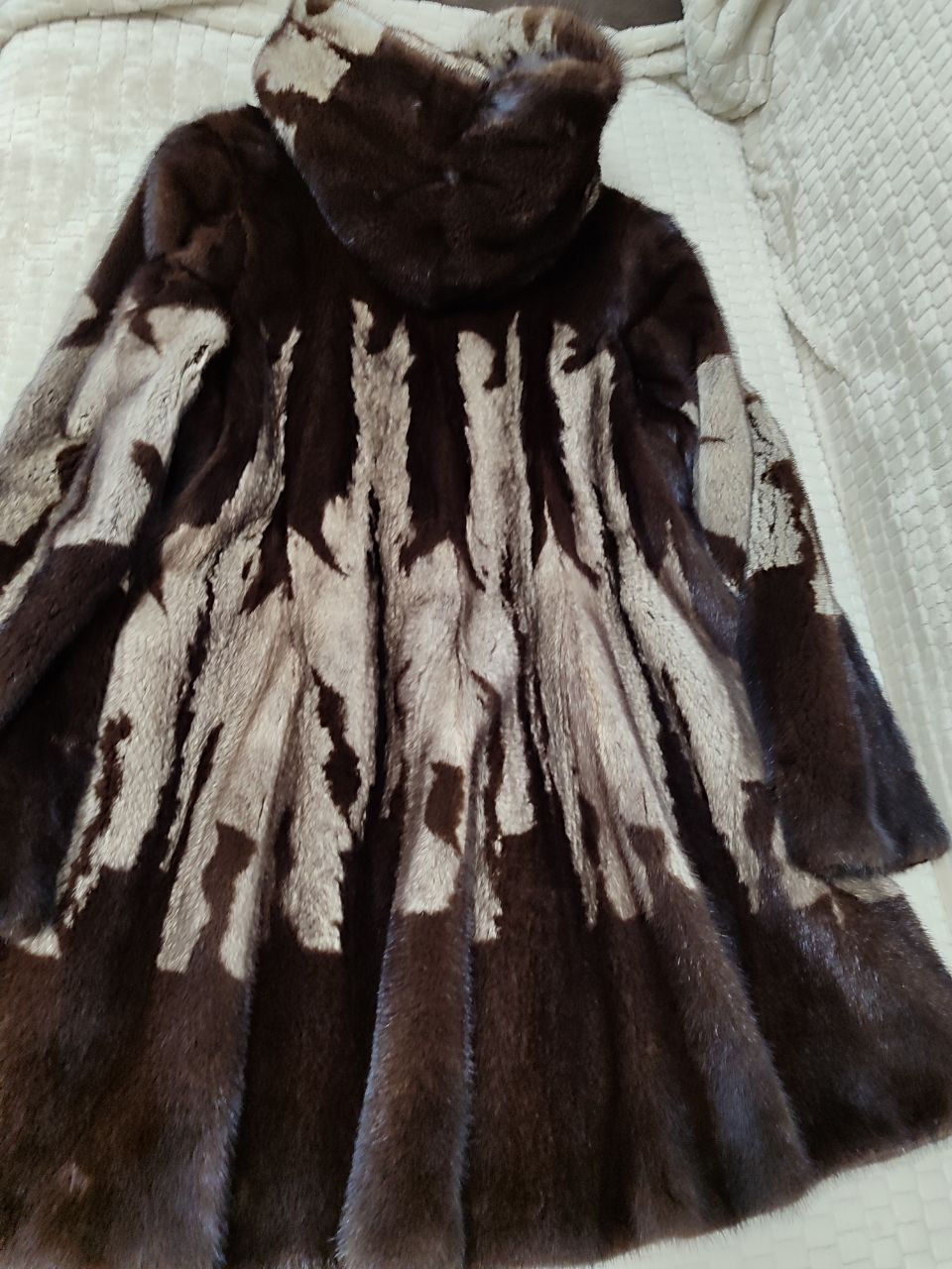 Продаётся шубка - Одежда в Кировский район